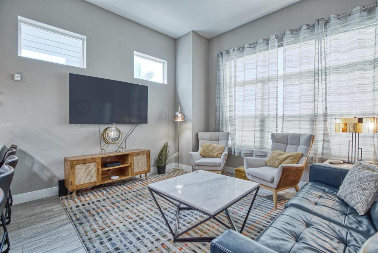 Modern Townhome Near Old Town, Breweries, & River! Fort Collins Dış mekan fotoğraf